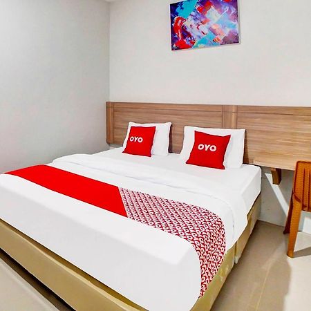 Oyo 91211 Mega Comfort Guest House Medan Luaran gambar