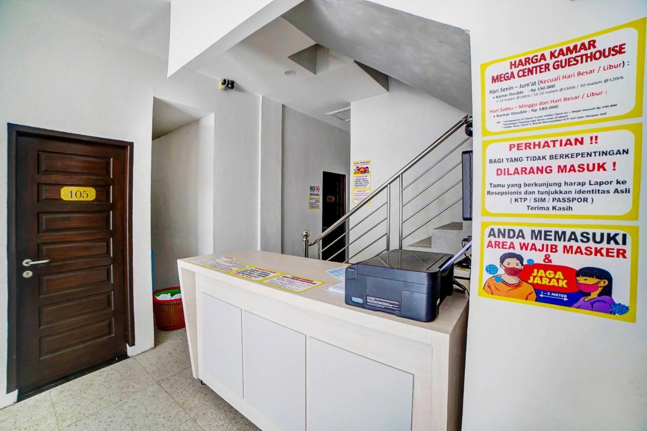 Oyo 91211 Mega Comfort Guest House Medan Luaran gambar
