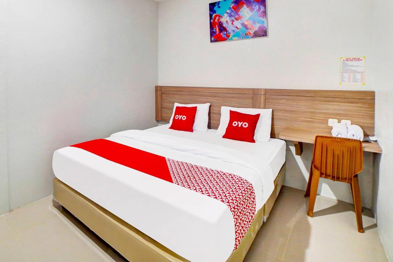Oyo 91211 Mega Comfort Guest House Medan Luaran gambar