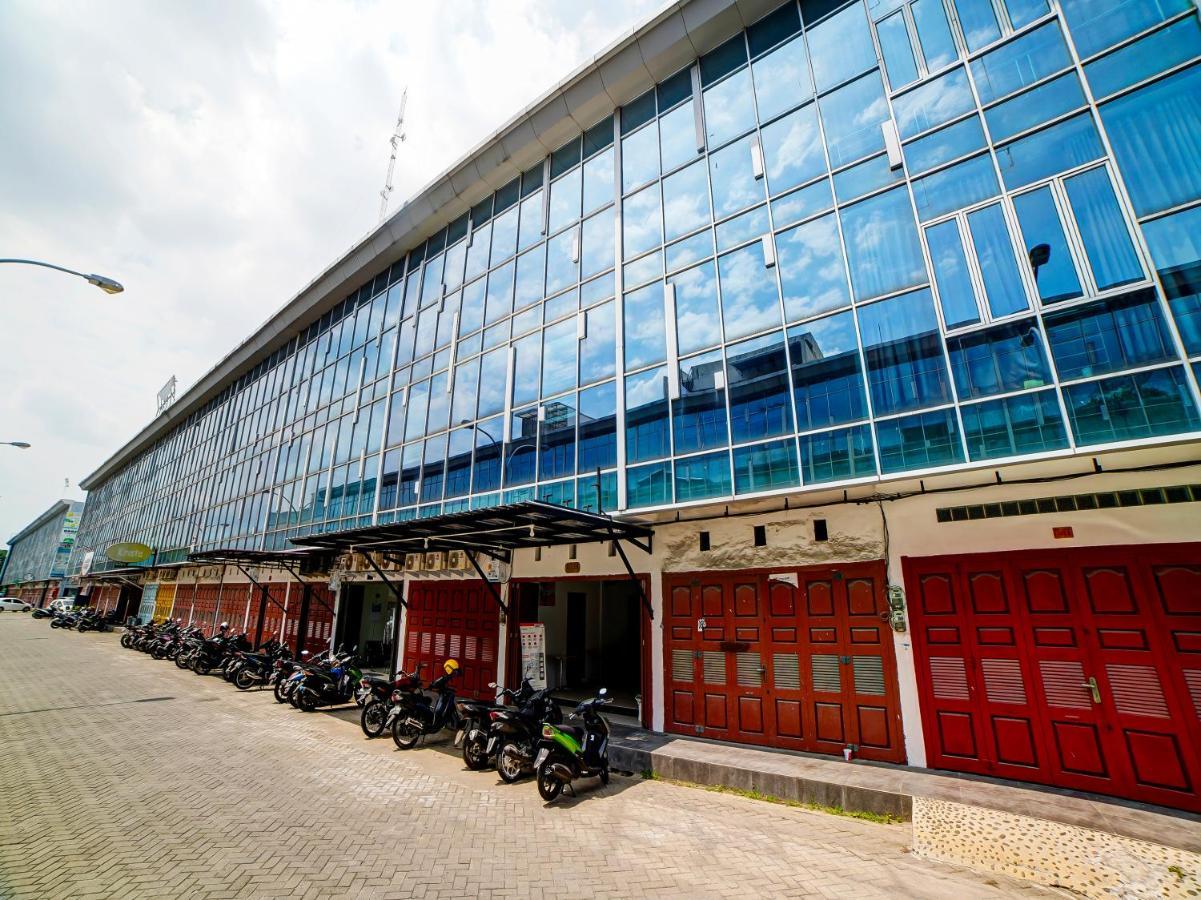 Oyo 91211 Mega Comfort Guest House Medan Luaran gambar