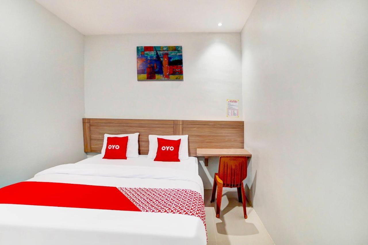 Oyo 91211 Mega Comfort Guest House Medan Luaran gambar